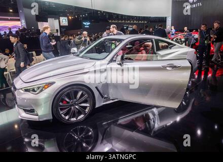 11. Januar 2016 - Detroit, MI, USA - blendet Infiniti auf Detroit North American Auto Show. (Kredit-Bild: © Alexis Simpson über ZUMA Draht) Stockfoto