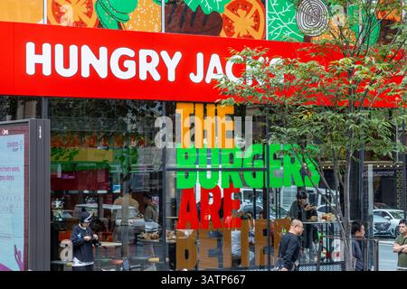 Hungry Jacks Fast Food Burger Restaurant Café in der George Street, Sydney Stadtzentrum, New South Wales, Australien Stockfoto