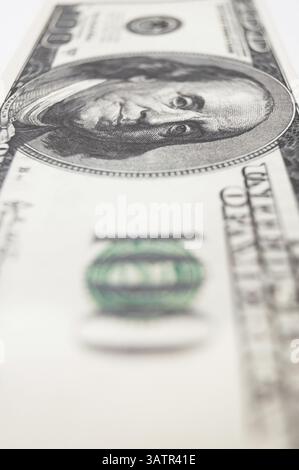 Hundert Dollar-Scheine in Perspektive, Makro, engere Fokussierung Stockfoto