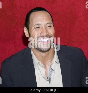 31. Mai 2008 – Los Angeles, Kalifornien, USA – Bild von: - Bild zeigt: Dwayne Johnson, der für „Get Smart“ in Los Angeles, CA. 31. Mai 2008 wirbt. (Bild: © Armando Gallo/ZUMA Studio) Stockfoto