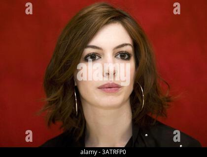 31. Mai 2008 – Los Angeles, Kalifornien, USA – Bild von: - Picture zeigt: Anne Hathaway, das für „Get Smart“ in Los Angeles, CA. 31. Mai 2008 wirbt. (Bild: © Armando Gallo/ZUMA Studio) Stockfoto