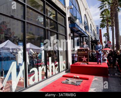 März 2016 - Hollywood, Kalifornien, USA Der Schauspieler Eugenio Derbez wird mit dem 2.576-Sterne-Stern auf dem Hollywood Walk of Fame am 7013 Hollywood Blvd geehrt. Am Donnerstag, 10. März 2016 in Hollywood, Kalifornien (Kreditbild: © Prensa Internacional Via ZUMA Wire) Stockfoto
