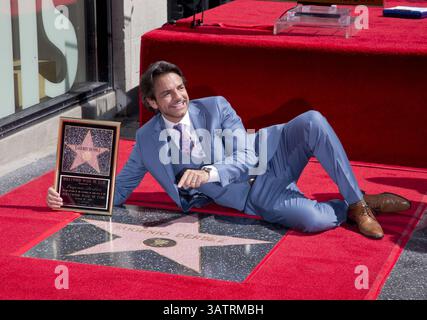 März 2016 - Hollywood, Kalifornien, USA Der Schauspieler Eugenio Derbez wird mit dem 2.576-Sterne-Stern auf dem Hollywood Walk of Fame am 7013 Hollywood Blvd geehrt. Am Donnerstag, 10. März 2016 in Hollywood, Kalifornien (Kreditbild: © Prensa Internacional Via ZUMA Wire) Stockfoto