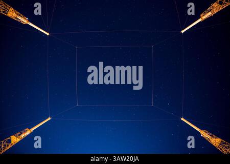 13. Mai 2016 - Kennedy Space Center, Florida, USA - Cape Canaveral Air Force Station Space Launch Complex 40 (SLC-40), früher Launch Complex 40 (LC-40) ist ein Startpunkt am nördlichen Ende von Cape Canaveral, Florida. Starten Sie Complex 40. Active Space Launch Complex (SLC-40) Systeme. Zu den Modifikationen gehört ein großer Hangar auf dem Pad, um am Falcon zu arbeiten, Neueinführung (Credit Image: © SpaceX/ZUMAPRESS.com) Stockfoto