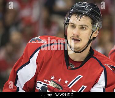 7. Mai 2016: Dmitry Orlov (9) der Washington Capitals im fünften Spiel der National Hockey League Eastern Conference im Verizon Center in Washington DC, wo die Washington Capitals die Pittsburgh Penguins mit 3:1 besiegen. Obligatorische Gutschrift: Kostas Lymperopoulos/CSM (Bild des Gutscheins: © Kostas Lymperopoulos/CSM via ZUMA Wire) Stockfoto