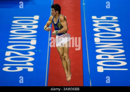 15. Juli 2015 – Toronto, KANADA – ARTHUR MARIANO aus Brasilien in Aktion während des Finales des künstlerischen Turnapparates (Vault) im Toronto Coliseum während der Pan am-Spiele, Toronto, 15. Juli 2015. (Kreditbild: © Eduardo Lima Via ZUMA Wire) Stockfoto