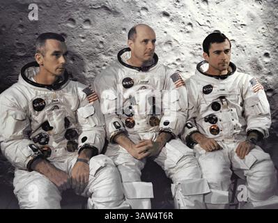 3. April 1969: Cape Canaveral, TX, Vereinigte Staaten von Amerika: Die Mission der Prime Crew Apollo 10 auf der Mondumlaufbahn wurde am 3. April 1969 in Cape Canaveral, Florida, aufgestellt. Von links nach rechts sind: Pilot des Lunar-Moduls, Eugene Cernan, Commander, Thomas Stafford und Pilot des Command-Moduls John Young (Bild: © NASA/Planet Pix via ZUMA Wire) Stockfoto