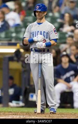 18. Mai 2016: Chicago Cubs dritter Baseman Tommy La Stella Platz 2 im Major League Baseballspiel zwischen den Milwaukee Brewers und den Chicago Cubs im Miller Park in Milwaukee, WI. John Fisher/CSM(Bild: © John Fisher/CSM via ZUMA Wire) Stockfoto