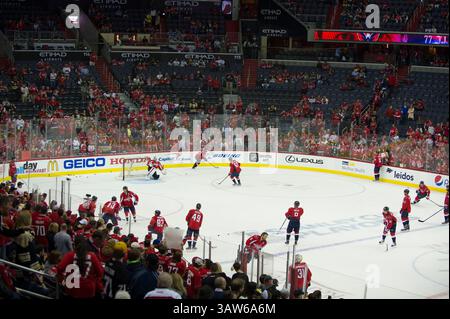7. Mai 2016: Ein allgemeiner Überblick über die Aufwärmphase der Washington Capitals vor dem fünften Spiel der National Hockey League Eastern Conference in der zweiten Runde zwischen den Washington Capitals und den Pittsburgh Penguins im Verizon Center in Washington DC. Obligatorische Angabe: Kostas Lymperopoulos/CSM (Credit Image: © Kostas Lymperopoulos/CSM via ZUMA Wire) Stockfoto