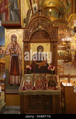 Ikonen in der Auferstehungskathedrale in der albanischen Stadt Korca Stockfoto