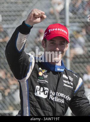 April 2016 - Long Beach, Kalifornien, USA S - Simon Pagenaud #22 aus Frankreich feiert nach dem 41. Toyota Grand Prix von Long Beach in den Straßen von Long Beach, Kalifornien, am Sonntag, den 19. April 2015. (Bild: © Prensa Internacional Via ZUMA Wire) Stockfoto