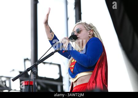 17. April 2016 - Fort Lauderdale, Florida, USA - Sängerin Elle King tritt auf der Bühne während des Tortuga Music Festivals 2016 auf – Tag 3. (Bild: © Debby Wong via ZUMA Wire) Stockfoto