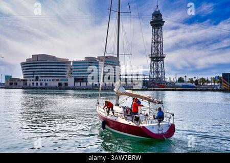 Segelboot, Port Vell, World Trade Center Barcelona, Torre de Jaume I, Aeri del Port, Barcelona, Katalonien, Spanien, Europa Stockfoto