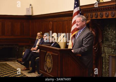 Juni 2016: Philadelphia, Pennsylvania, USA S - Beginn des Philadelphia International Cycling Classic Bike Rennwochenendes 2016 spricht Bürgermeister JIM KENNEY während einer Pressekonferenz am 3. Juni 2016 in CityHall, Philadelphia Pennsylvania. Profi-Radfahrer treten 118 am Sonntag, den 5. Juni 2016, auf einer 73 km langen Strecke für die UCI Women's World Tour und 110 178 km für die UCI 1,1 Men's America Tour während der Philadelphia Cycling Classic an. (Bild: © Bastiaan Slabbers via ZUMA Wire) Stockfoto