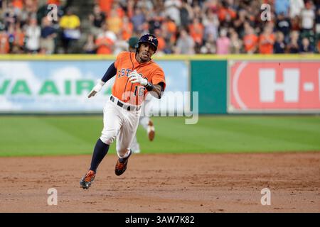 3. Juni 2016: Houston Astros verließ den Feldspieler Tony Kemp (16) beim ersten Inning des Major League Baseball-Spiels zwischen den Oakland Athletics und den Houston Astros im Minute Maid Park in Houston, Texas. Die Astros führen die A's 6-0 Tim Warner/CSM an. (Kreditbild: © Tim Warner/CSM via ZUMA Wire) Stockfoto