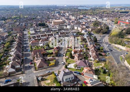 Luftaufnahme der Wohngegend rund um Cosham, Portsmouth, Hampshire, Großbritannien. Stockfoto