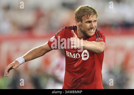 Mai 2016: Harrison, New Jersey, USA S - Toronto FC-Verteidiger DAMIEN PERQUIS (24) führt seine Verteidigung in der Red Bull Arena in Harrison New Jersey New York Red Bulls besiegen Toronto FC mit 3:0 (Bild: © Brooks von arx via ZUMA Wire) Stockfoto