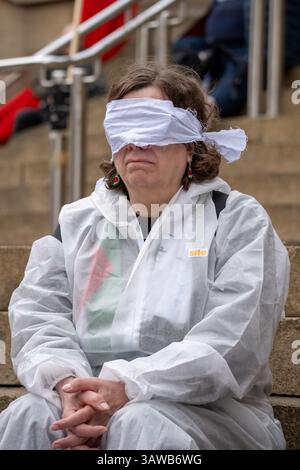 Glasgow Schottland, Großbritannien. April 2025. Gazastreifen Völkermord Notfall Komitee (GGEC) nationale marsch und Kundgebung für Palästina von Glasgow Green zu den Buchanan Steps. Um gegen die fortgesetzte Tötung von Palästinensern in Gaza zu protestieren. Richard Gass/Alamy Live News Stockfoto