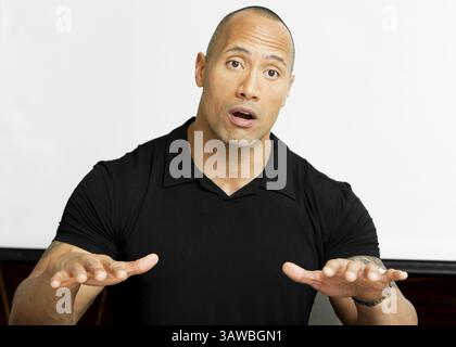 9. Januar 2010 – Hollywood, Kalifornien, USA – Schauspieler Dwayne Johnson des Films „Tooth Fairy“ in Los Angeles, KALIFORNIEN am 9. Januar 2010 (Foto: © Armando Gallo/ZUMA Studio) Stockfoto
