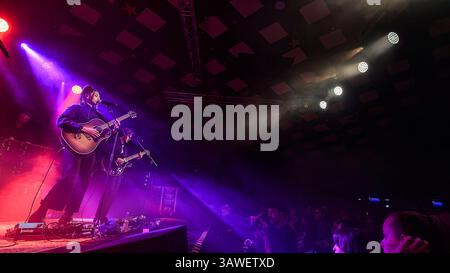Glasgow, Großbritannien. April 2025. Brooke Combe tritt live auf der Bühne im Barrowland Ballroom auf. Quelle: SOPA Images Limited/Alamy Live News Stockfoto