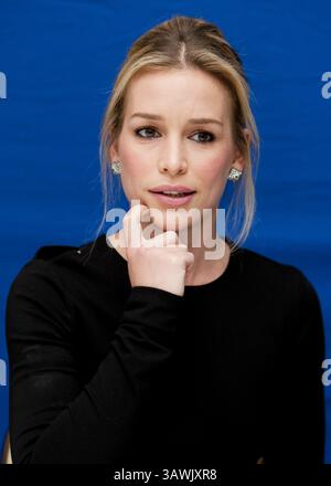 Juli 2011 – Hollywood, Kalifornien, USA – Piper Perabo von ''Covert Affairs'', Hollywood, Kalifornien, 28. Juli 2011 (Foto: © Armando Gallo/ZUMA Studio) Stockfoto