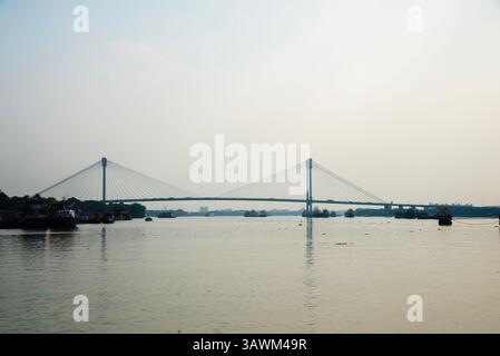 Vidyasagar Setu, auch bekannt als die zweite Hootys-Brücke, die vom Hootys River aus gesehen wird Stockfoto