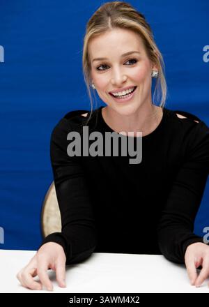 Juli 2011 – Hollywood, Kalifornien, USA – Piper Perabo von ''Covert Affairs'', Hollywood, Kalifornien, 28. Juli 2011 (Foto: © Armando Gallo/ZUMA Studio) Stockfoto