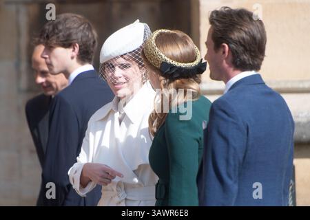 Windsor, Großbritannien. April 2025. Im Bild: (L-R) - Prinz Edward - Herzog von Edinburgh, James - Earl of Wessex, Prinzessin Eugenie, Prinzessin Beatrice, Edoardo Mapelli mozzi nimmt an einem Ostergottesdienst in der St. George's Chapel, Windsor Castle Teil. Quelle: Justin Ng/Alamy Live News Stockfoto