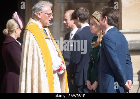 Windsor, Großbritannien. April 2025. Im Bild: (L-R) - Prinz Edward - Duke of Edinburgh, James - Earl of Wessex, Prinzessin Beatrice, Edoardo Mapelli mozzi nimmt an einem Ostergottesdienst in der St. George's Chapel, Windsor Castle Teil. Quelle: Justin Ng/Alamy Live News Stockfoto