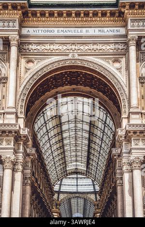 Großer Eintritt zur Galleria Vittorio Emanuele II in Mailand, Italien Stockfoto