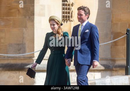London, England, Großbritannien. April 2025. Prinzessin BEATRICE und ihr Ehemann EDOARDO MAPELLI MOZZI kommen in der St. George's Chapel zum Ostermattingottesdienst in Windsor Castle an. (Kreditbild: © Tayfun Salci/ZUMA Press Wire) NUR REDAKTIONELLE VERWENDUNG! Nicht für kommerzielle ZWECKE! Stockfoto