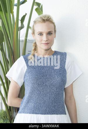 15. August 2013 - Hollywood, Kalifornien, USA - BEVERLY HILLS, CA - 15. AUGUST: Porträt von Diane Kruger, die am 15. August 2013 im Beverly Hilton Hotel in Beverly Hills, Kalifornien, für die „Brücke“ werben. (Bild: © Armando Gallo/ZUMA Studio) Stockfoto