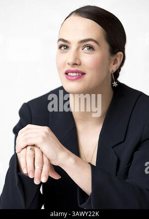 9. Februar 2014 - Hollywood, Kalifornien, USA - NEW YORK, NY - 9. FEBRUAR: Porträts von Jessica Brown Findlay, das am 9. Februar 2014 in New York, NY, für das Thema Winters Tale promotet. Foto: (Foto: © Armando Gallo/ZUMA Studio) Stockfoto