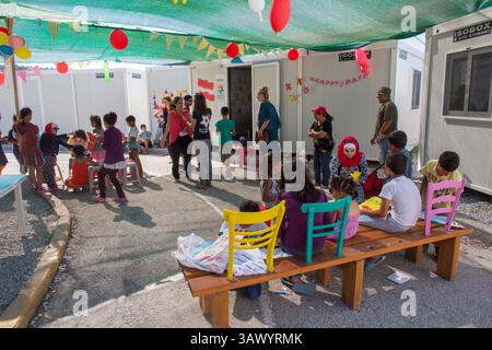 6. Juli 2016 - Moria, Lesbos, Griechenland - Kinderaktivitäten im Flüchtlingslager Kara Tebe, wo 1000 syrische Flüchtlinge untergebracht sind. (Bild: © Ton Koene via ZUMA Wire) Stockfoto
