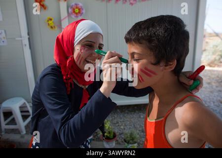 6. Juli 2016 - Moria, Lesbos, Griechenland - Kinderaktivitäten im Flüchtlingslager Kara Tebe, wo 1000 syrische Flüchtlinge untergebracht sind. (Bild: © Ton Koene via ZUMA Wire) Stockfoto