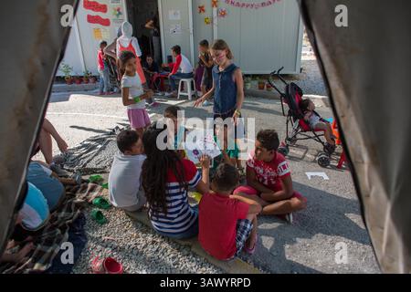 6. Juli 2016 - Moria, Lesbos, Griechenland - Kinderaktivitäten im Flüchtlingslager Kara Tebe, wo 1000 syrische Flüchtlinge untergebracht sind. (Bild: © Ton Koene via ZUMA Wire) Stockfoto