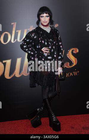 18. Juli 2016 – New York, NY, USA – 18. Juli 2016 New York City. Milk Queen die New Yorker Premiere von „absolut Fabulous: The Movie“ im SVA Theater am 18. Juli 2016 in New York City. (Kreditbild: © Callahan/Ace Pictures via ZUMA Press) Stockfoto