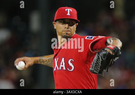 9. Juli 2016: Arlington, TX, USA - die Texas Rangers starten Pitcher Kyle Lohse arbeitet am Samstag, den 9. Juli 2016, im ersten Inning gegen die Minnesota Twins im Globe Life Park in Arlington, Texas. (Bild: © Rodger Mallison/TNS via ZUMA Wire) Stockfoto