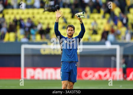 Vila-Real, Spanien. April 2025. Alex Remiro (Sociedad) Fußball/Fußball : spanisches Spiel "LaLiga EA Sports" zwischen Villarreal CF 2-2 Real Sociedad im Estadio de la Ceramica in Vila-Real, Spanien. Quelle: Mutsu Kawamori/AFLO/Alamy Live News Stockfoto
