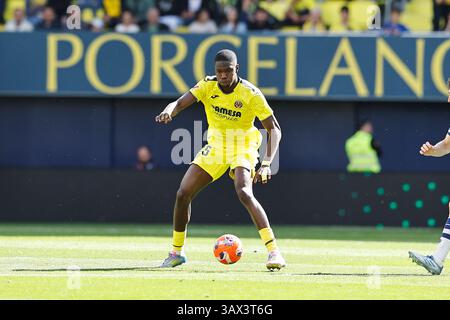 Vila-Real, Spanien. April 2025. Thierno Barry (Villarreal) Fußball/Fußball : spanisches Spiel "LaLiga EA Sports" zwischen Villarreal CF 2-2 Real Sociedad im Estadio de la Ceramica in Vila-Real, Spanien . Quelle: Mutsu Kawamori/AFLO/Alamy Live News Stockfoto