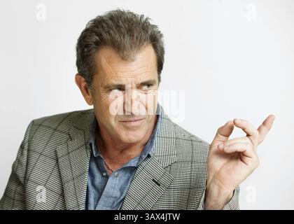 14. Januar 2010 – Hollywood, Kalifornien, USA – Schauspieler Mel Gibson des Films „Edge of Darkness“ in Los Angeles, KALIFORNIEN am 14. Januar 2010 (Foto: © Armando Gallo/ZUMA Studio) Stockfoto