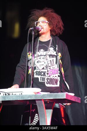 19. Februar 2010: Raleigh, North Carolina; USA: Rap-Künstler REDFOO aka Stefan Gordy von der Band LMFAO tritt live auf, während ihre Tour 2010 einen Halt im RBC Center in Raleigh macht. Copyright 2010 Jason Moore. (Bild: © Jason Moore/ZUMApress.com) Stockfoto