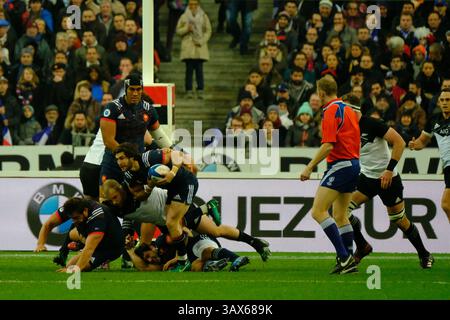 26. November 2016 - St. Denis, seine St. Denis, Frankreich - der französische Scrum-Halbspieler MAXIME MACHENAUD während des Testspiels der Rugby Union zwischen dem XV. Von Frankreich und der All-Black-Mannschaft im Stade de France in Saint Denis (Bild: © Pierre Stevenin Via ZUMA Wire) Stockfoto