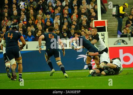 26. November 2016 - St. Denis, seine St. Denis, Frankreich - der französische Scrum-Halbspieler MAXIME MACHENAUD während des Testspiels der Rugby Union zwischen dem XV. Von Frankreich und der All-Black-Mannschaft im Stade de France in Saint Denis (Bild: © Pierre Stevenin Via ZUMA Wire) Stockfoto