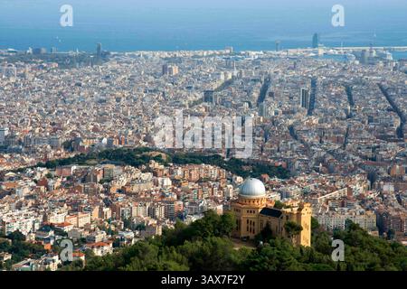 Dezember 2016 - Barcelona, Spanien - Blick und Skyline von Barcelona vom Tibidabo. (Bild: © Sergi Reboredo via ZUMA Wire) Stockfoto