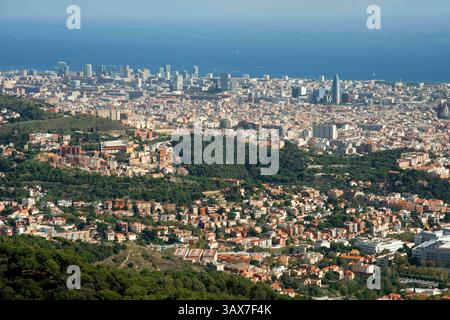 Dezember 2016 - Barcelona, Spanien - Blick und Skyline von Barcelona vom Tibidabo. (Bild: © Sergi Reboredo via ZUMA Wire) Stockfoto