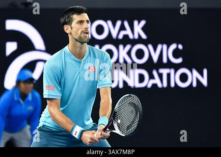 11. Januar 2017: Novak Djokovic aus Serbien bereitet sich darauf vor, während einer kostenlosen Wohltätigkeitsveranstaltung „A Night with Novak“ zurückzukehren, um Geld für seine Novak Djokovic Foundation in der Margaret Court Arena in Melbourne, Australien zu sammeln. Sydney Low/Cal Sport Media (Kreditbild: &Copy; Sydney Low/CSM via ZUMA Wire) Stockfoto