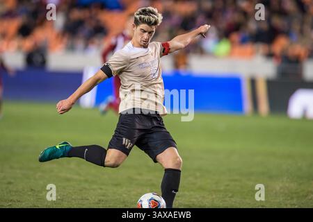 9. Dezember 2016: Wake Forest Mittelfeldspieler Ian Harkes (16) erzielt das Siegtor während der 2. Überstunden eines NCAA-Halbfinalspiels zwischen den Wake Forest Demon Deacons und den Denver Pioneers im BBVA Compass Stadium in Houston, Texas. Wake Forest gewann 2-1, um ins Finale zu gelangen...Trask Smith/CSM(Credit Image: &Copy; Trask Smith/CSM via ZUMA Wire) Stockfoto