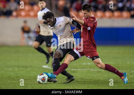 9. Dezember 2016: Wake Forest Mittelfeldspieler EMA Twumasi (22) kämpft im 2. Halbjahr eines NCAA-Halbfinales zwischen den Wake Forest Demon Deacons und den Denver Pioneers im BBVA Compass Stadium in Houston, Texas. Wake Forest gewann 2-1, um ins Finale zu gelangen...Trask Smith/CSM(Credit Image: &Copy; Trask Smith/CSM via ZUMA Wire) Stockfoto