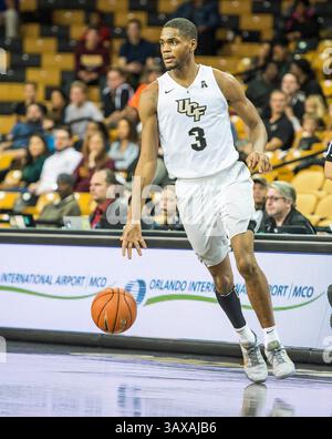 Dezember 2016 – Orlando, FL, USA S: UCF Knights Guard A.J. Davis (3) während eines NCAA Basketballspiels besiegte UCF Bethune Cookman 71-31 in der CFE Arena in Orlando, FL. Romeo T Guzman/CSM. (Kreditbild: &Copy; Romeo Guzman/CSM via ZUMA Wire) Stockfoto
